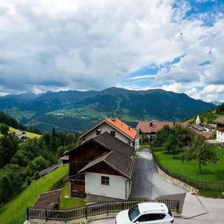 Spacious Near Ski Area In