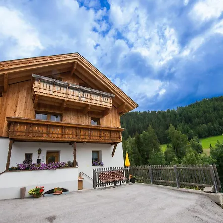 Spacious Near Ski Area In