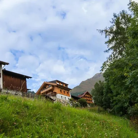 Spacious Near Ski Area In *